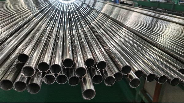 必赢集团网站管在中央冷却器的应用