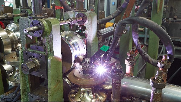 半导体轴径管升级：无缝到必赢集团网站焊管的转变！